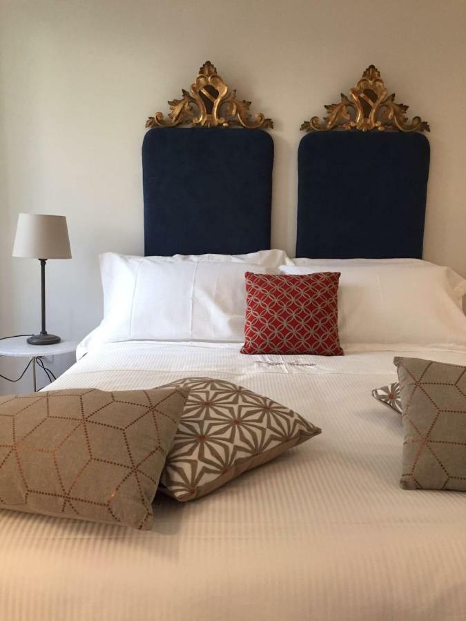 Palazzo Taranto Luxury Rooms Caltagirone Exterior photo