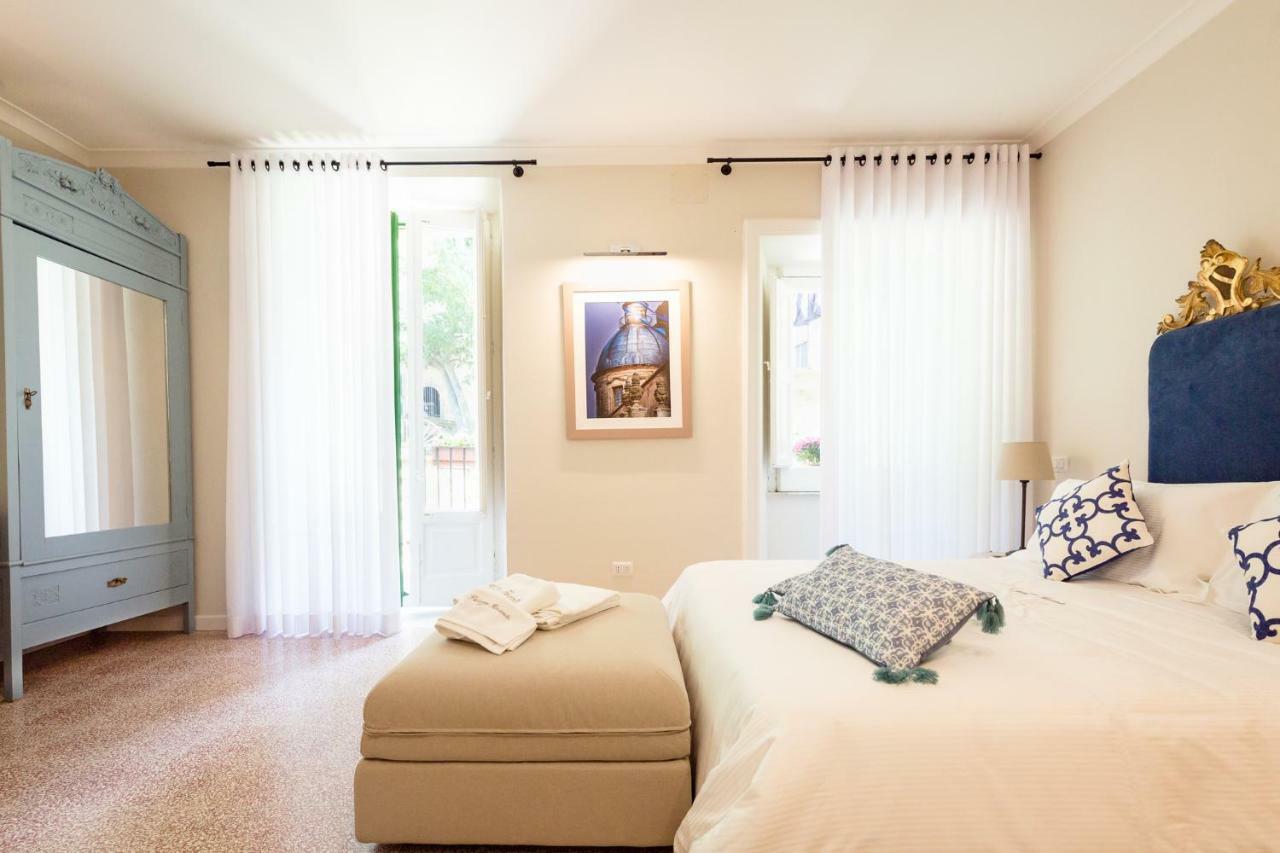 Palazzo Taranto Luxury Rooms Caltagirone Exterior photo