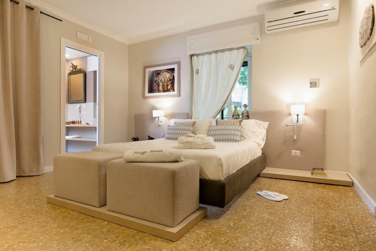 Palazzo Taranto Luxury Rooms Caltagirone Exterior photo