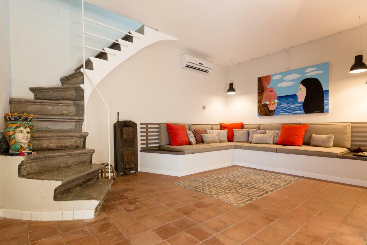 Palazzo Taranto Luxury Rooms Caltagirone Exterior photo